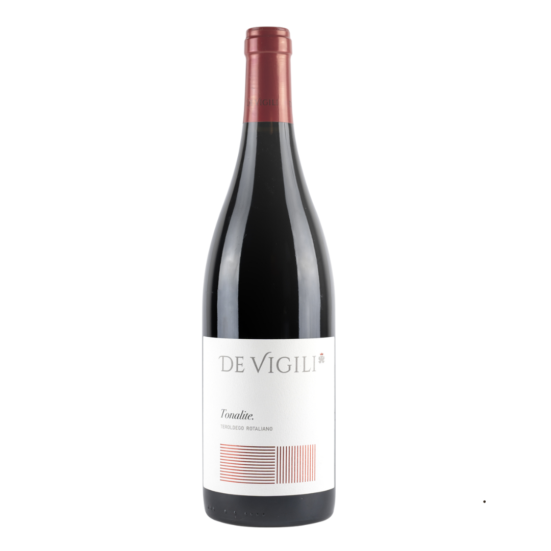 Fles Tonalite rode wijn van De Vigili – 100% Teroldego uit Trentino, Noord-Italië · Terra Collective